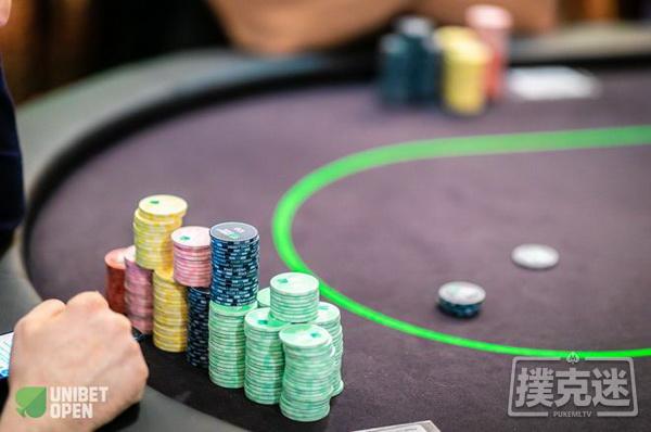 德州扑克牌局分析：为了长期盈利付出的小代价