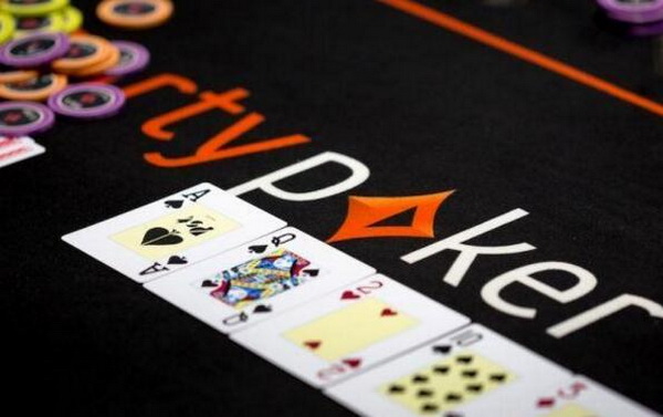德州扑克一张发牌改进了你的牌并不意味着你应该继续游戏