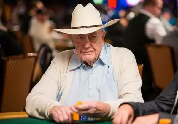 Doyle Brunson赞美Phil Hellmuth是世界上最伟大的牌手！