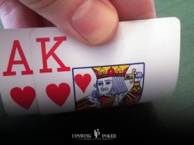 【蜗牛扑克】​牌局分析：扑克大佬如何用AK诈唬？