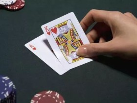 【EV扑克】策略教学:遇到这种翻牌面,你最好下小注!