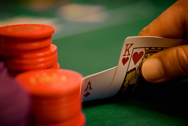 【蜗牛扑克】你具有职业德州扑克牌手所需要的那些技能吗？