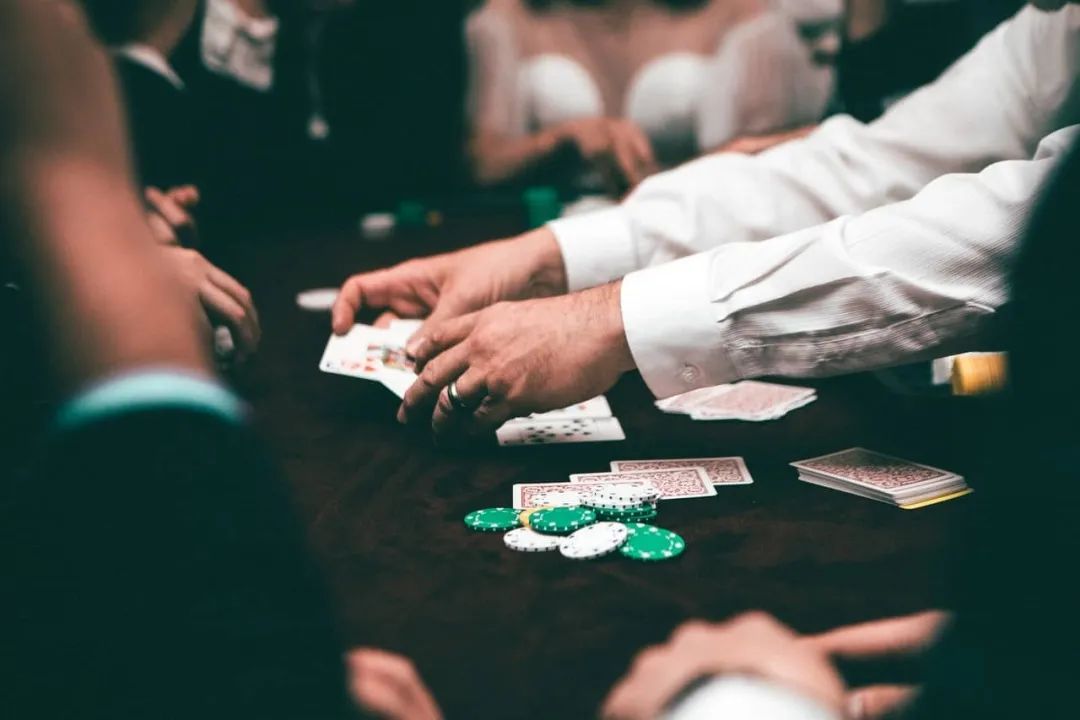 【EV扑克】牌如人生：从打扑克中学到的人生课程