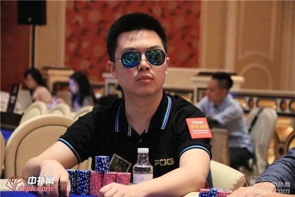 【EV扑克】重庆有位“扑克运动员”，他半职业打比赛冲到全球第11名！