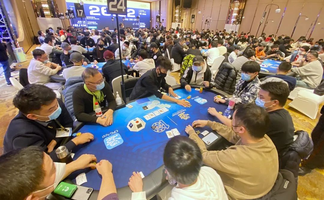 【EV扑克】CPG十周年上海站小组赛全部结束！主赛1692人次488人晋级，C组770人参赛王博37万记分领先226人闯入第二轮