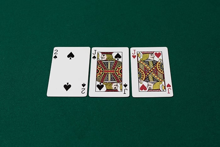 【EV扑克】教学：怎么提高对子翻牌面的胜率