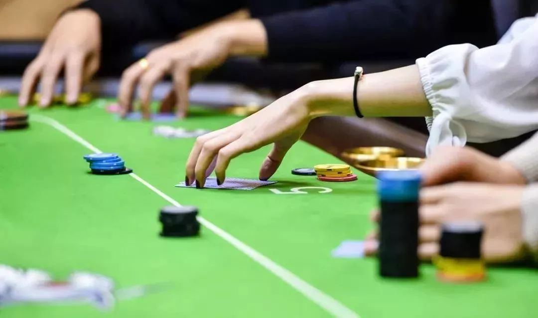 【EV扑克】扑克中的运气 – 3种经过科学验证的获得幸运的方法