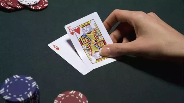 【EV扑克】教学：牌手要明白什么时候该打，什么时候该弃