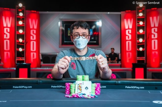 【EV 扑克】WSOP | 2.5K 锦标赛天津选手徐强领跑 11 强，金手链越来越近了