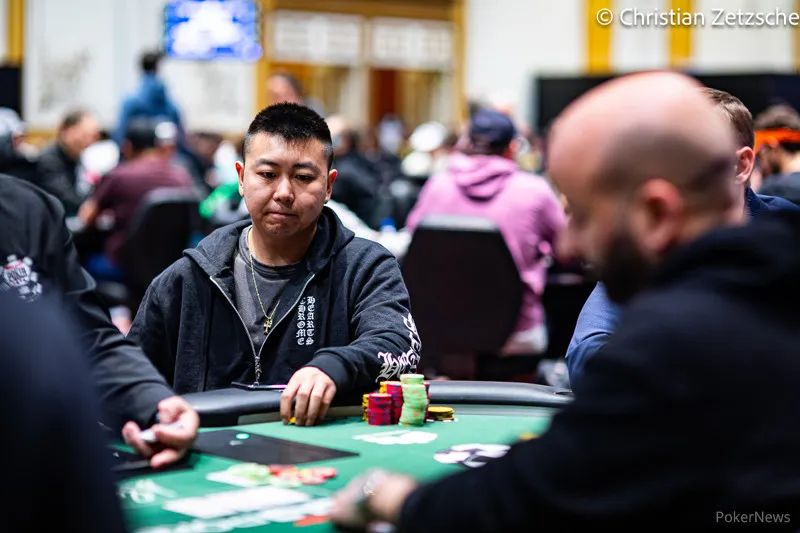 【EV 扑克】2023 WSOP | 香港选手 Ka Kwan Lau 以领先者身份进入奥马哈豪客赛五人决胜桌