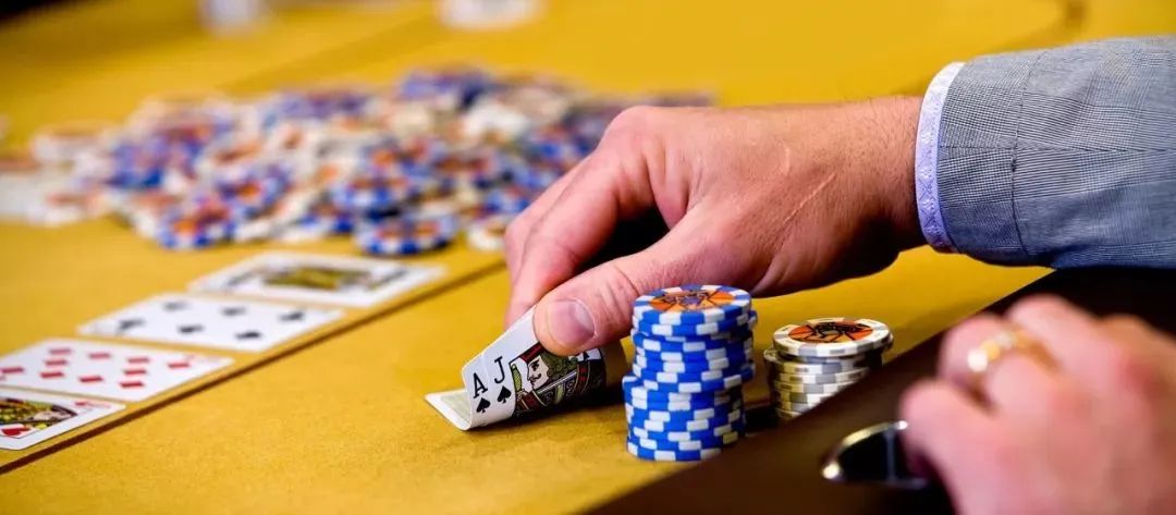 【EV扑克】教学：德州扑克该相信运气还是技术？