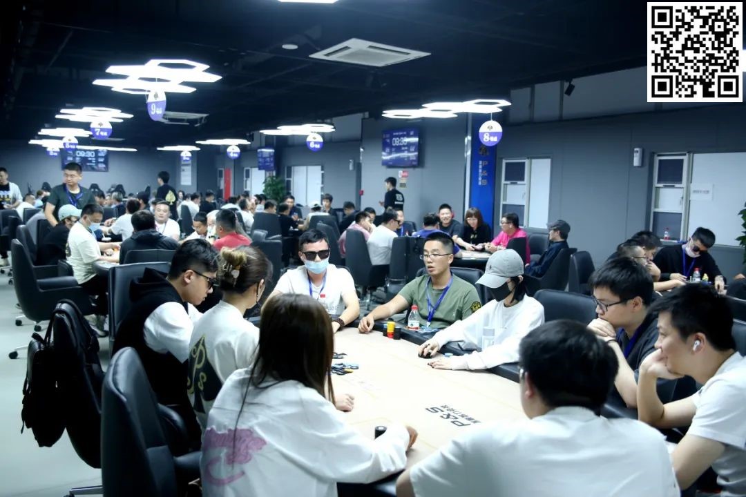 【EV 扑克】第二季 PTPC 普天杯 | 主赛共 741 人次参赛，152 人晋级第二轮！D 组 162 人次参赛，高勤荣最后时刻登顶 D 组 CL