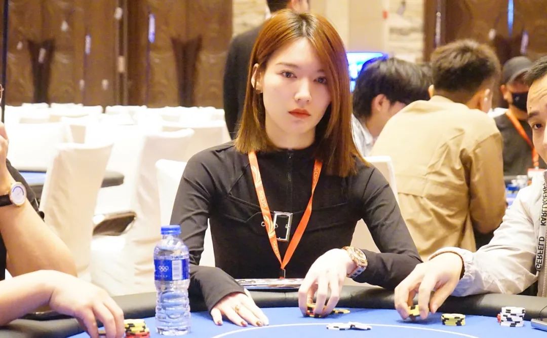 【WPT扑克】CSPG海峡杯青年扑克大赛首组对抗201人参赛46人晋级，中国台湾同胞邱吉祥揽下31.3万记分牌成CL