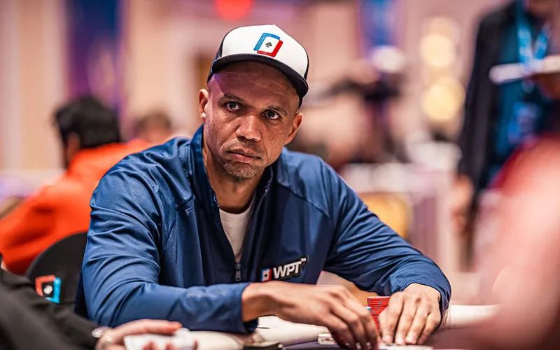 【EV 扑克】简讯 | Phil Ivey 在 100 万美元的“一滴水”豪客赛第一天就惨遭淘汰