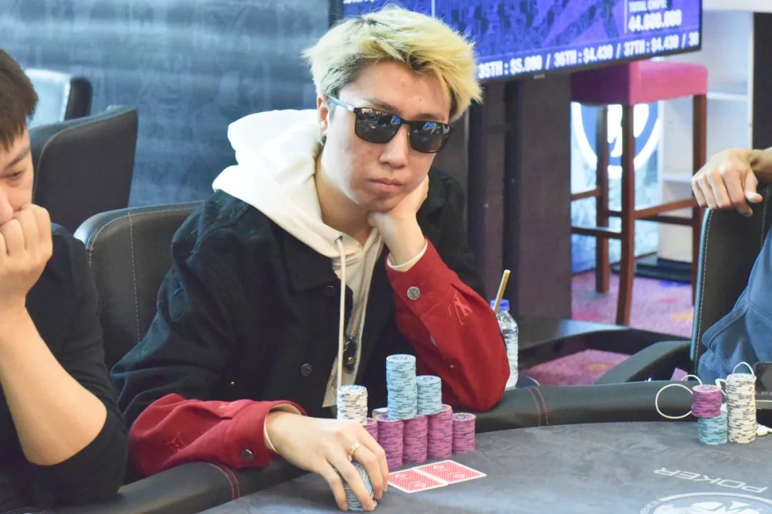 【EV扑克】Merit Poker塞浦路斯 | 徐强AA撞JQ击中顺子成热身赛泡沫，魏国梁、顾悦凡成功晋级Final Day