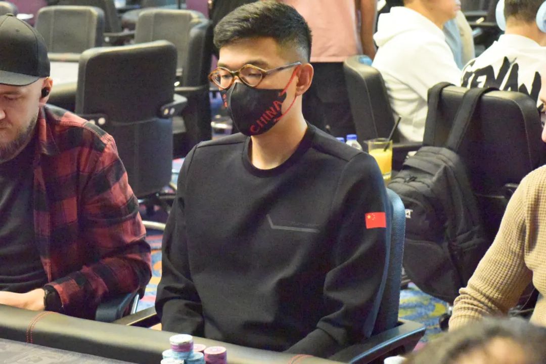 【EV扑克】Merit Poker塞浦路斯 | 徐强AA撞JQ击中顺子成热身赛泡沫，魏国梁、顾悦凡成功晋级Final Day