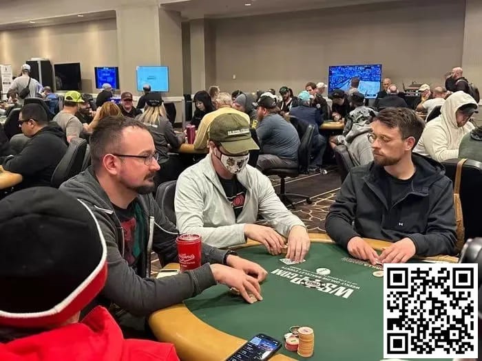 【EV 扑克】在公开指责 Isaac Haxton 后 Phil Hellmuth 转头卖起了口罩