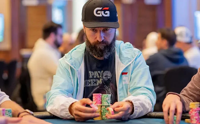 【EV扑克】Tony晋级WSOP天堂超级主赛事Day3，丹牛止步170名，Hellmuth成为泡沫男孩
