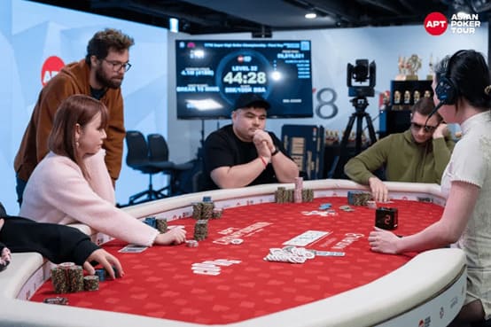 【EV扑克】2025APT冠军赛|绝对统治力!Roman Hrabec 超级豪客冠军赛全程领跑强势夺冠!