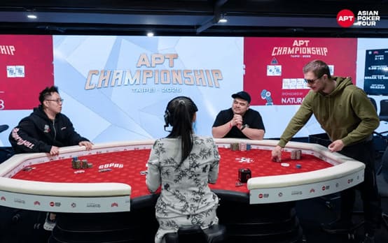 【EV扑克】2025APT冠军赛|绝对统治力!Roman Hrabec 超级豪客冠军赛全程领跑强势夺冠!