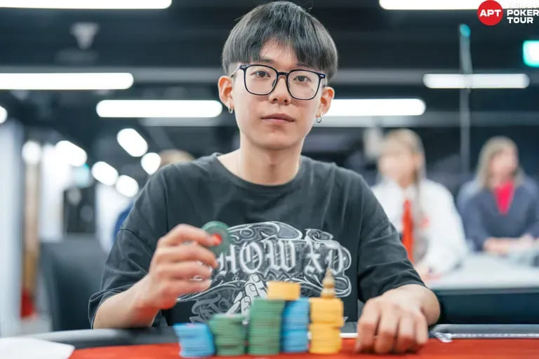 【EV扑克】2025APT冠军赛|双雄崛起!泰国选手Teeraphat与台湾省选手Hong Yu Chen于国家杯开幕赛首轮领跑