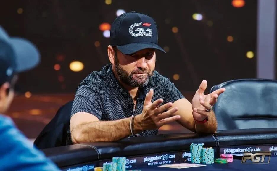 【EV扑克】丹牛神读牌再现！超级碗豪客赛恶心弃掉三条K，全多亏世界第一启发！