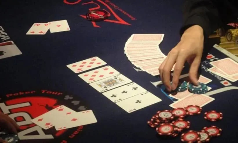 【EV扑克】摊牌暴露的这些有效信息，你都注意到了吗？