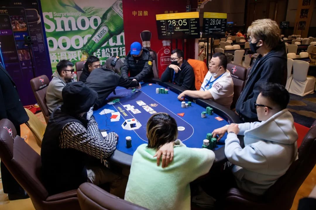 【EV扑克】IPG大师邀请赛|主赛最强八人闪耀泉城!卫冕冠军李靖晶一骑绝尘再度领跑!