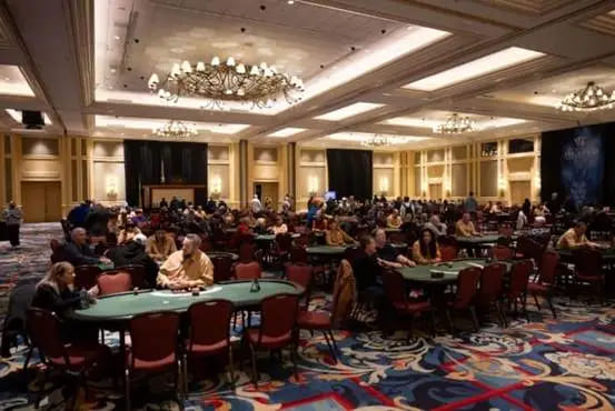 【EV扑克】扑克老奶奶高龄88岁，首次参加千人MTT竟一路打到第14名！