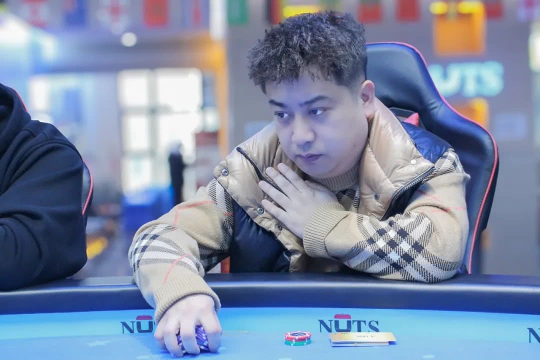 【EV扑克】洞庭湖杯决赛日|巅峰对决八小时,罗麒摘得桂冠荣誉加身