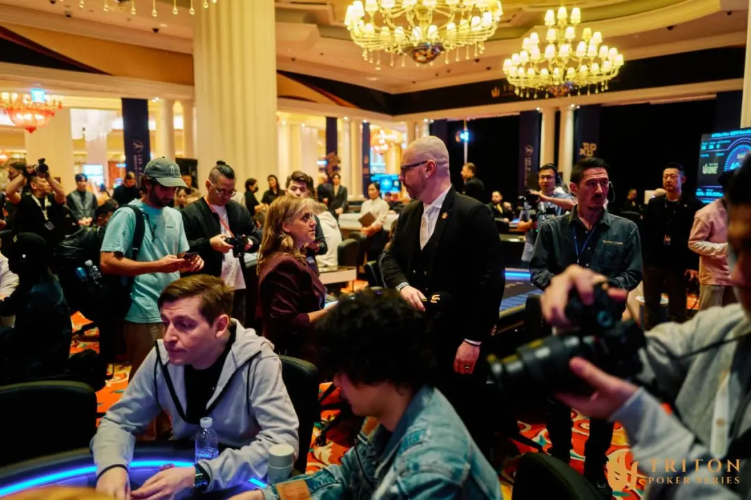 【EV扑克】Triton ONE首日｜QQPK Genesis A/B组共512人次参赛81人晋级，印度选手和中国选手强势领跑A/B！