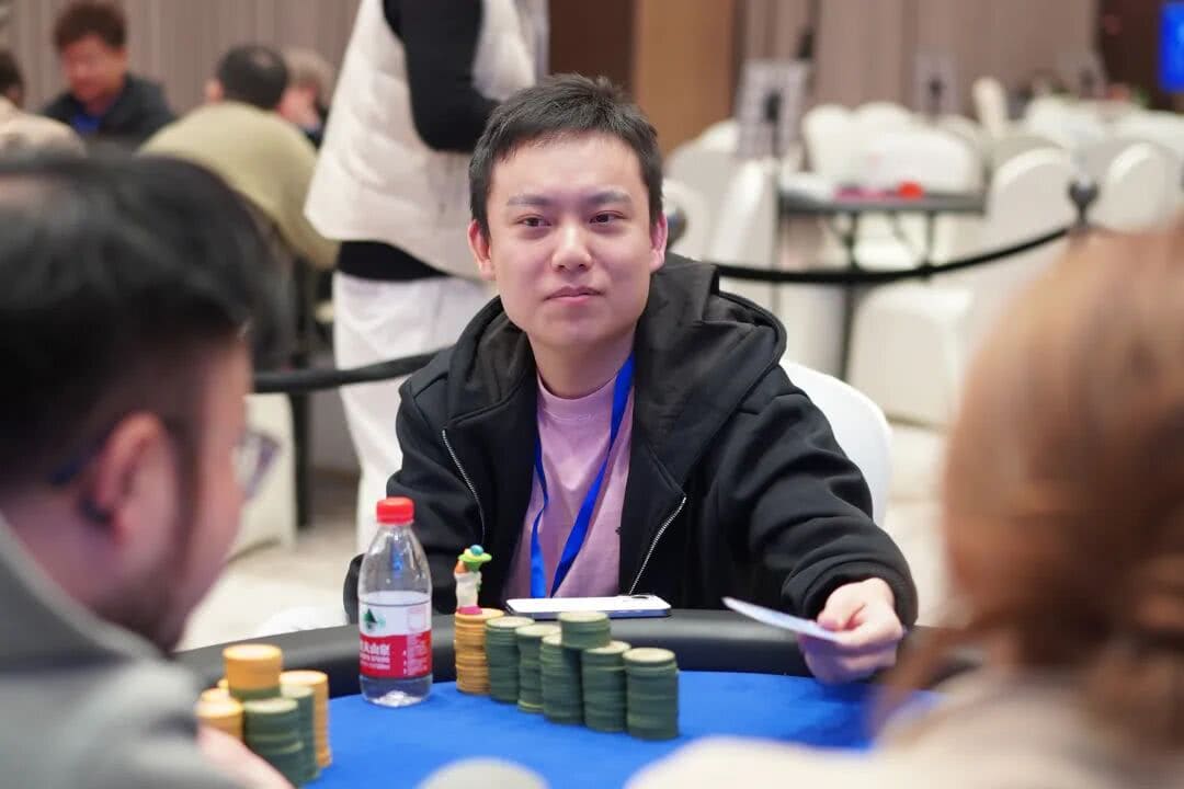 【EV扑克】第四届阳羡杯 | 主赛14强诞生！孙威领跑，任文婕首次征战阳羡杯登顶女神赛冠军！