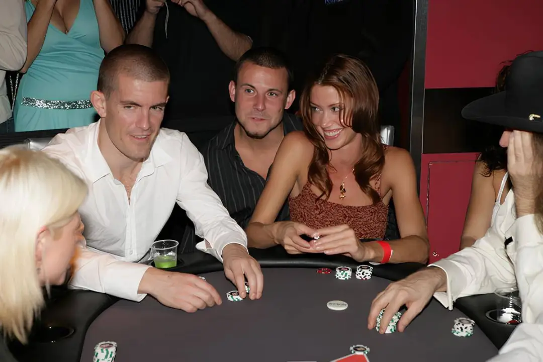 【EV扑克】“我就是个蠢货”——Gus Hansen 的崩塌与重生，从赌桌之神到输光数百万