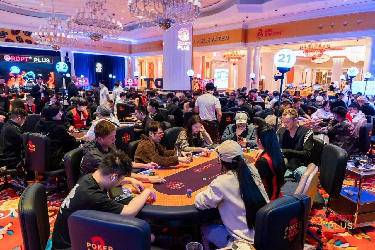 【EV扑克】红龙席卷济州：开幕赛41人晋级，盛鹤臣斩获系列赛首冠