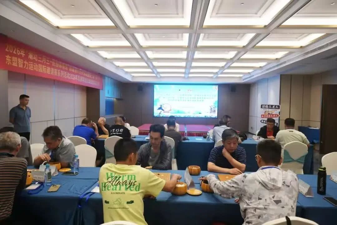 【EV扑克】第三届国门杯首日 | 回馈赛暖场，开幕赛双组齐发共155人次参赛，20人晋级第二轮，魏川，左皓文分获A/B组CL