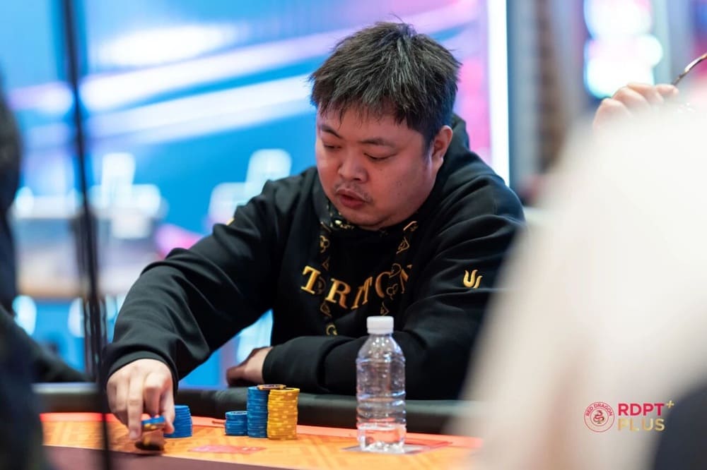 【EV扑克】2026 红龙杯PLUS｜主赛激战白热化！85人鏖战仅剩26人晋级第四轮，LIM ZHI HUA狂揽630万记分登顶CL，余磊紧随其后位列次席