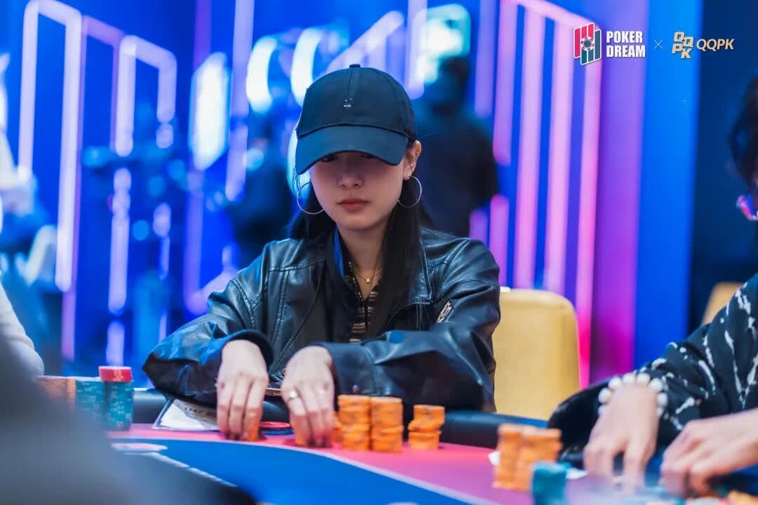 【EV扑克】PD22济州站|主赛FT诞生,何俊杰领衔4名中国选手决战决赛圈;QQPK战队“暖暖”从短码逆袭到QQPK大师赛季军,J High抓诈成经典!