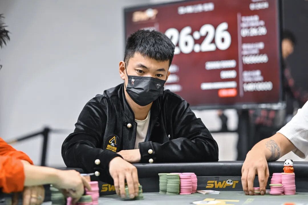 【EV扑克】SWPT·广安站 | 鏖战一昼夜,徐正珂加冕SWPT主赛冠军:从10个BB到冠军的传奇之路