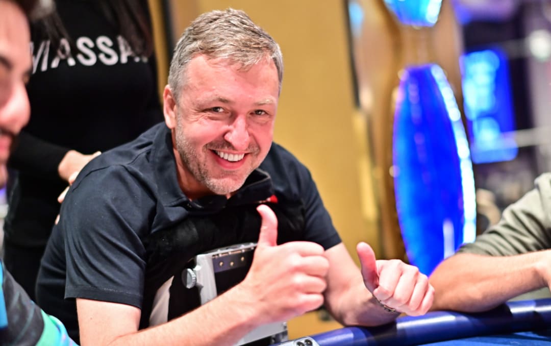 【EV扑克】意想不到的回答！一条WSOP金手链值多少钱？
